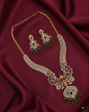 elegant cz matt stones necklace with emerald